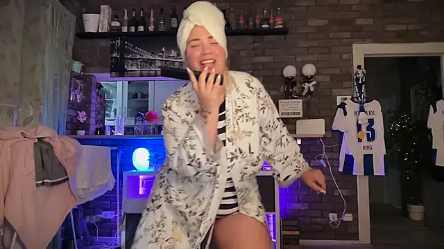 Monageil's Live XXX Chat