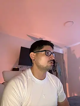 XXX chat uživo modela TroyeKnight