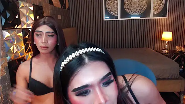 AudreyMilesTrans Chat XXX in diretta