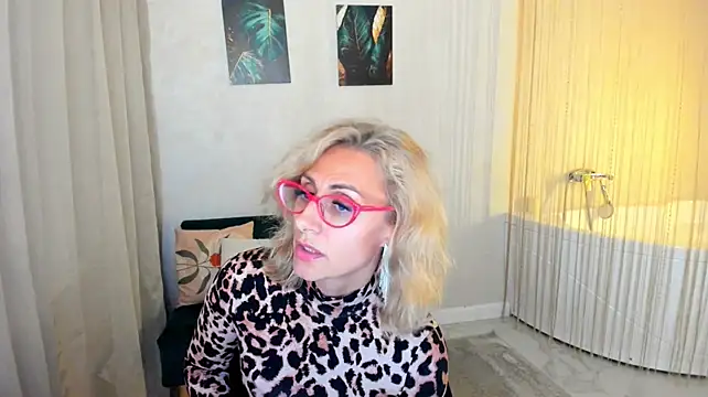 XXX chat uživo modela MuseOfStage