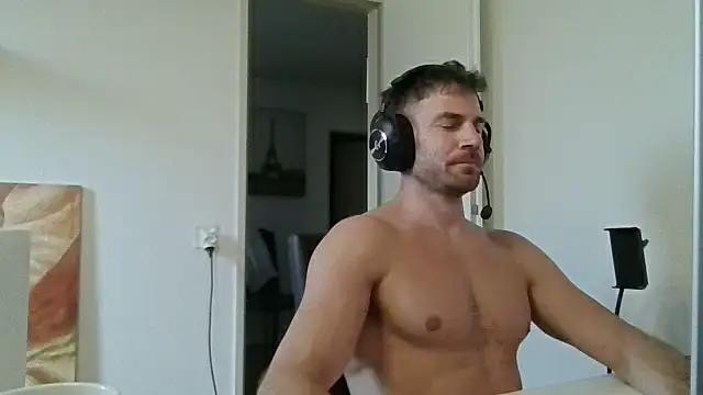 แชท XXX สดของ alpha-hunk