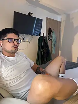 TroyeKnight – Naživo XXX chat