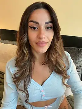 -Alisa Adlı Modelin Canlı XXX Sohbeti
