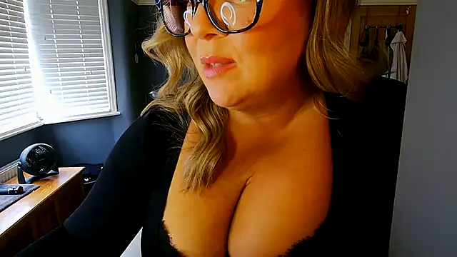 OrlaOnline's Live XXX Chat