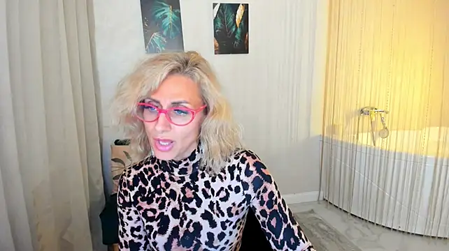MuseOfStage Chat XXX in diretta