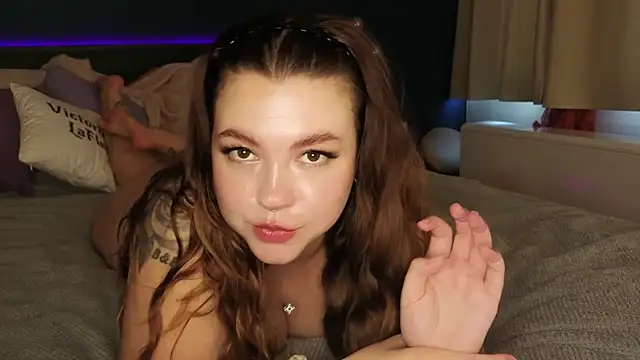 Chat +18 de VictoriaLaFleur ao vivo