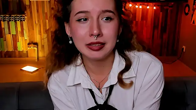 צ'אט XXX בשידור חי של JasmineMilko