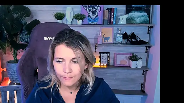 NicoleHitman's Live XXX Chat