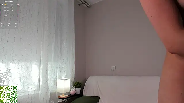 Chat +18 de KiraSpark ao vivo