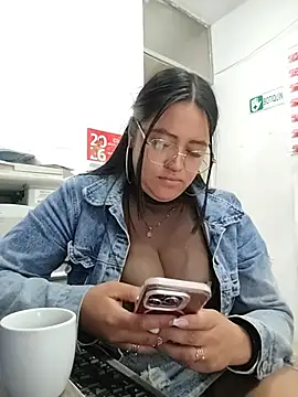 Pokazy przed kamerką – Outdoors-Mia_Khalifa