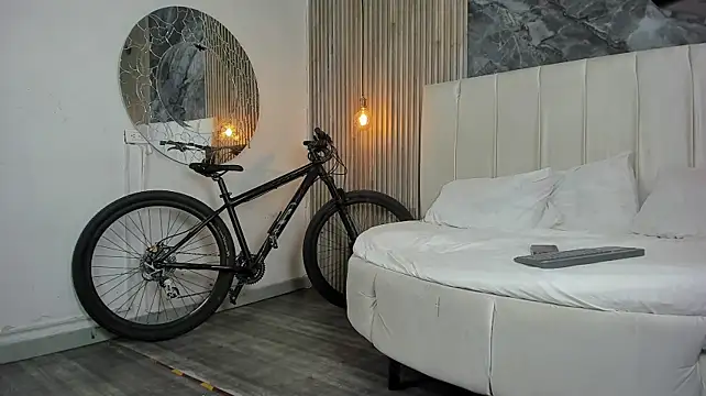 dark_ay Adlı Modelin Canlı XXX Sohbeti