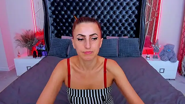 Rebecca_Diamond Chat XXX live