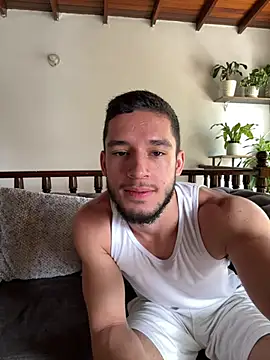 axel_tone Adlı Modelin Canlı XXX Sohbeti