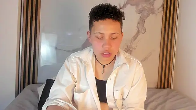 BullSmoke19n Live XXX chat