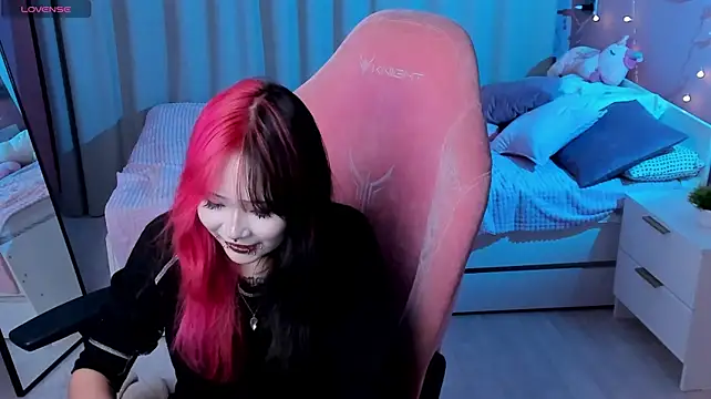 Chat +18 de Ruby_Wright ao vivo