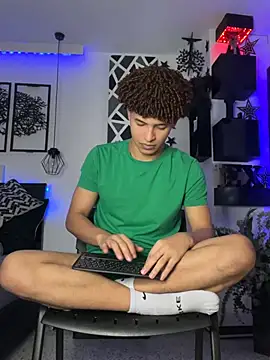 Chat +18 de ian_smith_0 ao vivo