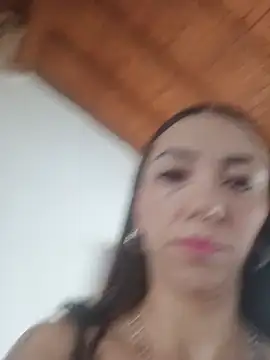 Chat +18 de LunaZambrano ao vivo