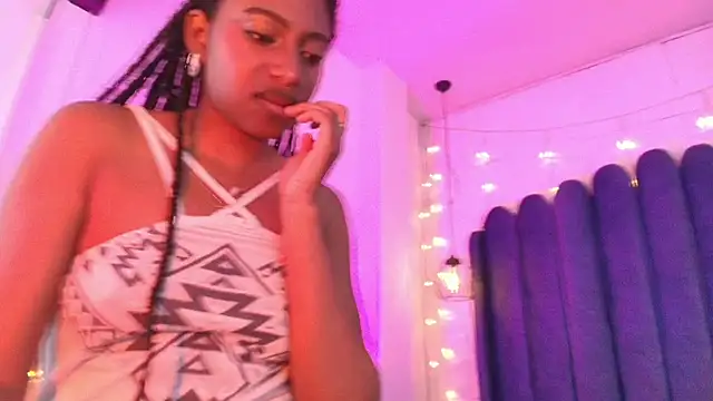 Queen_perla_'s Live XXX Chat
