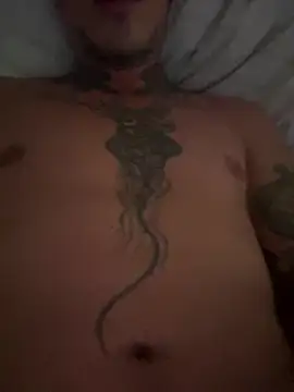 XXX chat uživo modela tatuato23