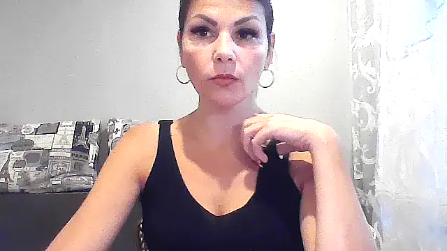 LyaIcyQ Chat XXX live