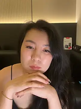 Chat XXX en directo de HY-QIAN