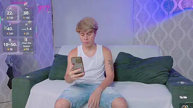 Twinfire_zeus' Live XXX Chat