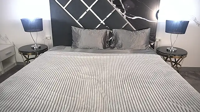 PaigePrado Adlı Modelin Canlı XXX Sohbeti