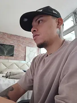 AlphaMasterXxx Chat XXX in diretta