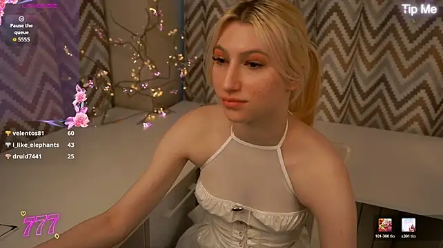 ChiaCatucci's Live XXX Chat