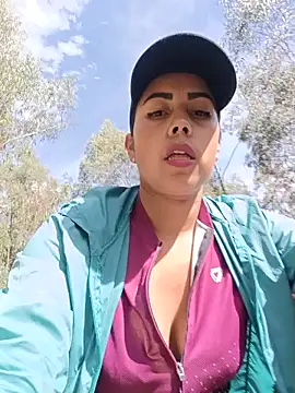 _andrea30 – Naživo XXX chat
