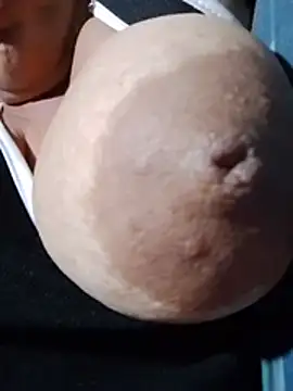 Hotmommax live XXX chat