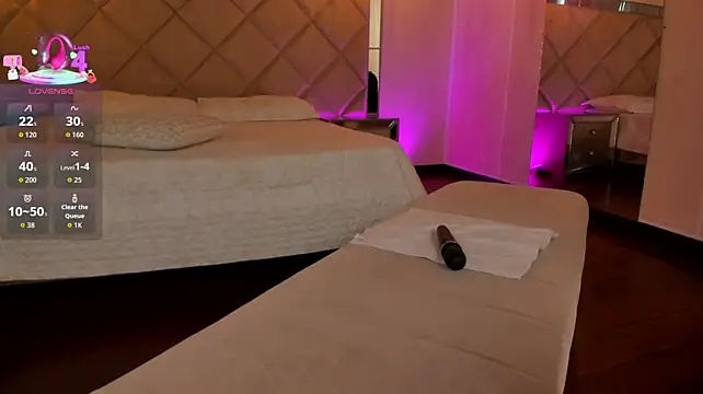 SarahRhodes_'s Live XXX Chat
