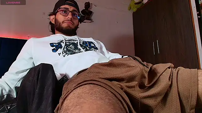 kuzzcoo's Live XXX Chat