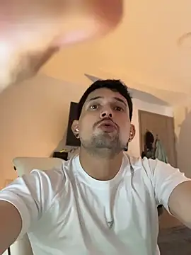XXX chat uživo modela TroyeKnight