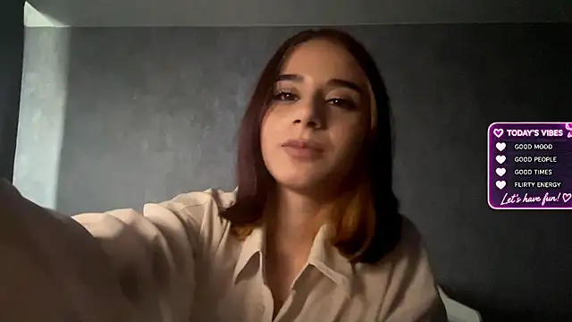 Онлайн чат XXX Leaxyenn