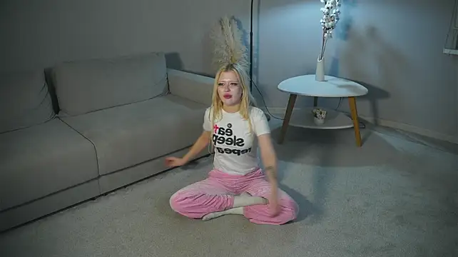 XXX chat uživo modela DanyelWiesner