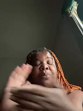 QueenTease420's Live XXX Chat