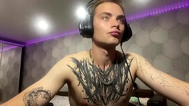 ErnestTarlet's Live XXX Chat