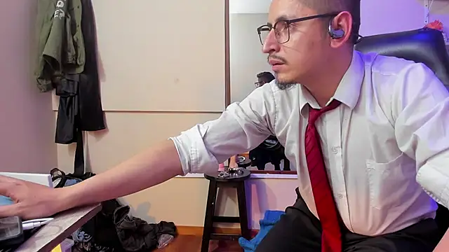 kevin_23_'s Live XXX Chat