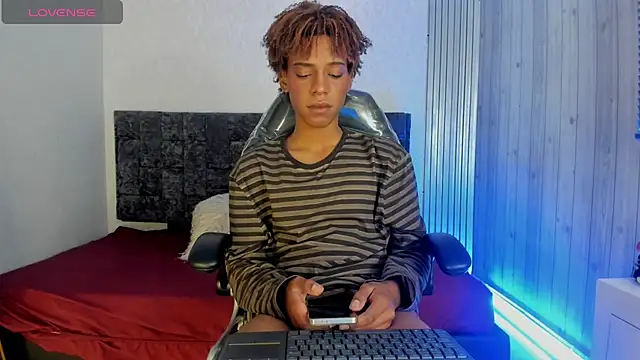 Онлайн чат XXX luccas_lowee