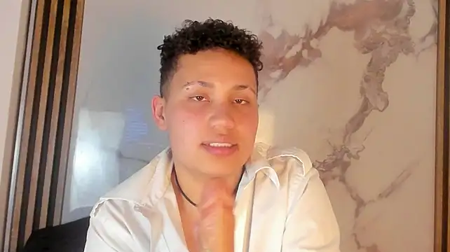 BullSmoke19 Live XXX-chat