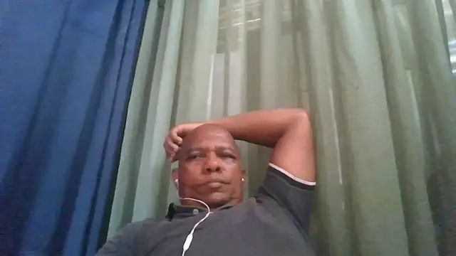 bigblackcock75's Live XXX Chat