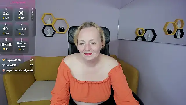 Chat +18 de Karen_Villis ao vivo