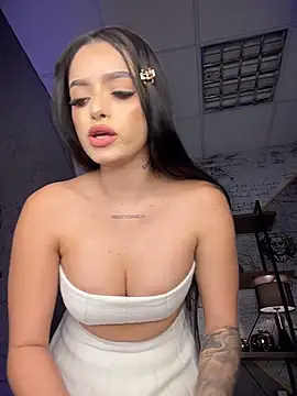 دردشة BustyAngelXXX الجنسية المباشرة