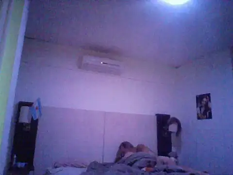 cuttiepie2005 live XXX chat