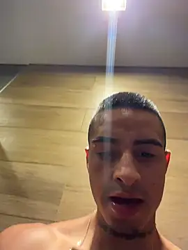 willclayy's Live Chat Room
