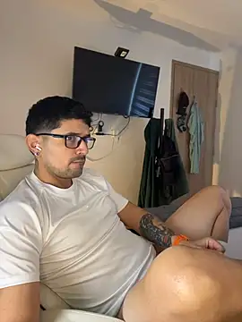 Chatroom XXX en direct de TroyeKnight