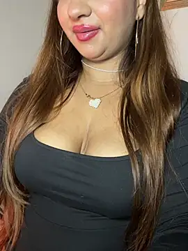 Zeynep-Lahsen's Live XXX Chat
