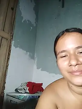 sol_miluna2 Adlı Modelin Canlı XXX Sohbeti