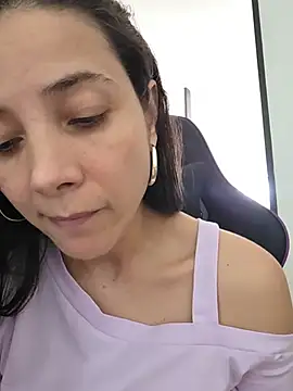 miaeyex's Live XXX Chat